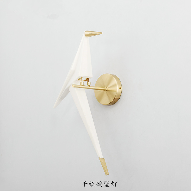 Lámpara de pared de grúa de papel nórdica moderna y minimalista sala de estar dormitorio cabecera lámpara de pasillo acrílica creativa pájaro lámpara de pared sin