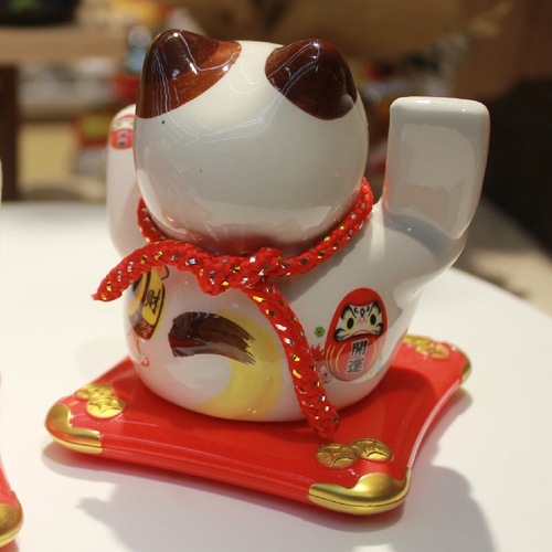 Solar Energy Money Cat Swing Ornament Cute Money Cat Solar Car Ornament Cross-border E-commerce Craftsmanship