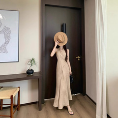 実写2025夏の新型フランス気質vネックワンピース女性は腰を締めて袖のないロングスカート82868