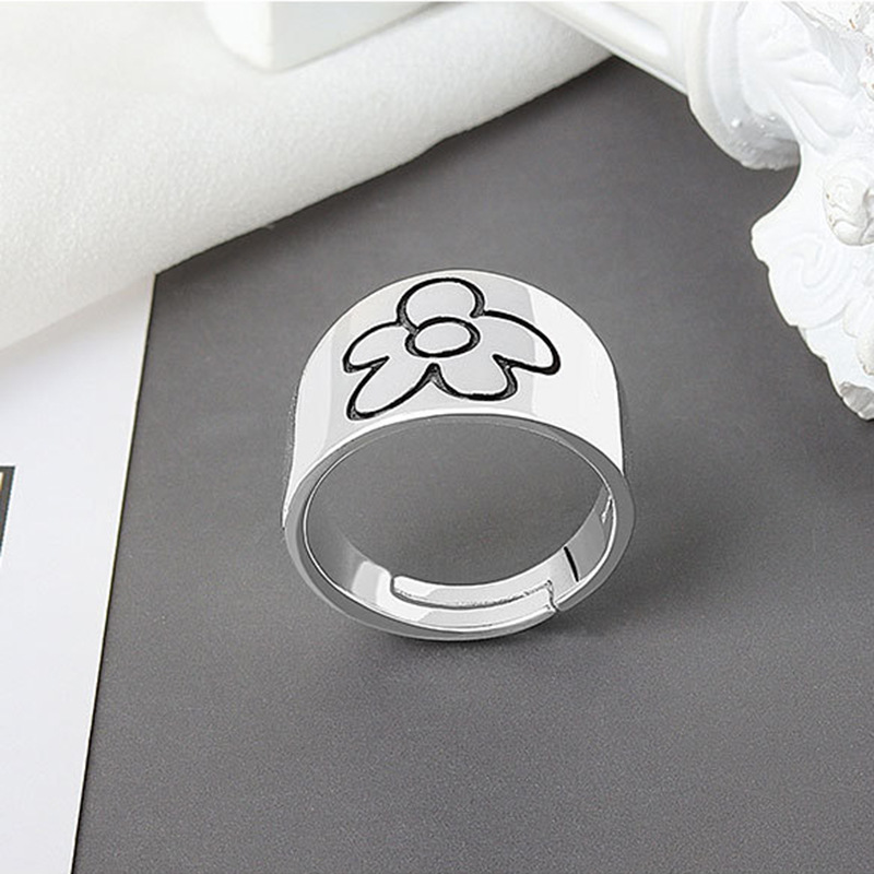 Personality Simple Glossy Daisy Flower Ring Small Fresh Ringpicture4