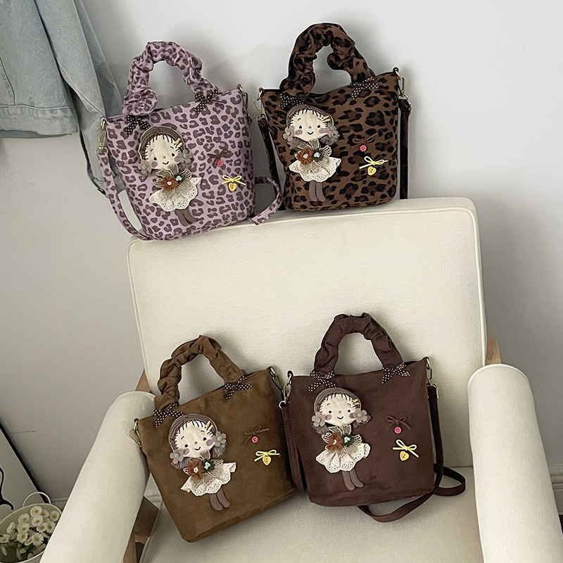 Cute Hello Kitty children's handbag, 2026 new leopard print crossbody bag, Korean-style versatile shoulder bag for girls