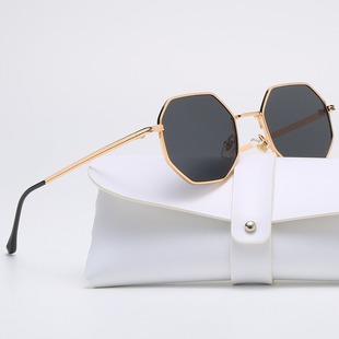 Fashionable classic retro sunglasses, glasses solar-powered, city style