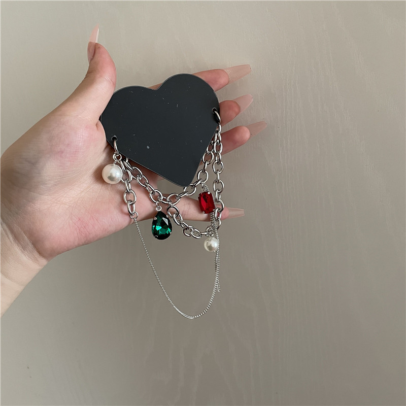 Fashion Metal Tassel Heart Brooch Female Niche Trend Personality Pearl Gem Peach Heart Brooch display picture 7