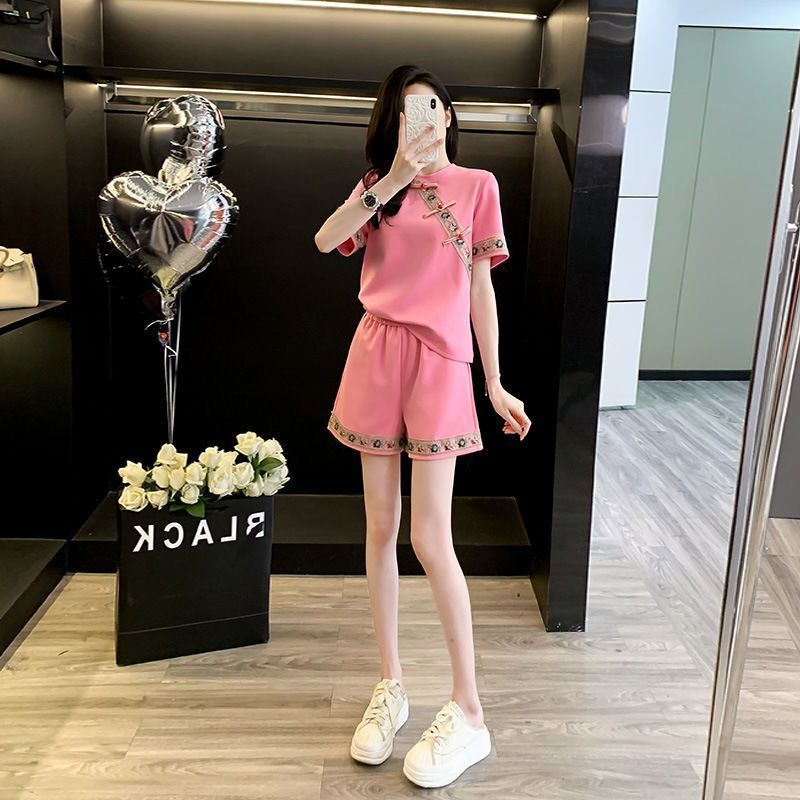 Summer New Embroidered Design Sports Suit for Women, Round Neck Short-Sleeve Top + Pants, Slimming and Age-Reducing, Fashionable Two-Piece Set
