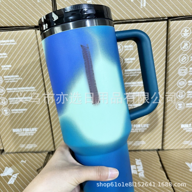 新型在庫あり S.tanley 第三世代 40オンス スタンレー同型 保温カップ 漏れ防止 折りたたみストローカバー付き 車載カップ|undefined