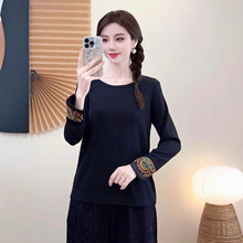 2025秋冬新款亲肤文艺范内搭刺绣片打底衫民族风圆领内搭体恤衫女