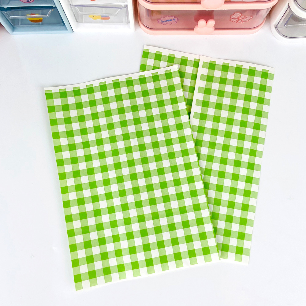 Bolsa de fondo cuadrado a cuadros de color, regalo de vacaciones, bolsa de papel kraft de dibujos animados ins, bolsa de regalo de Navidad de San Valentín