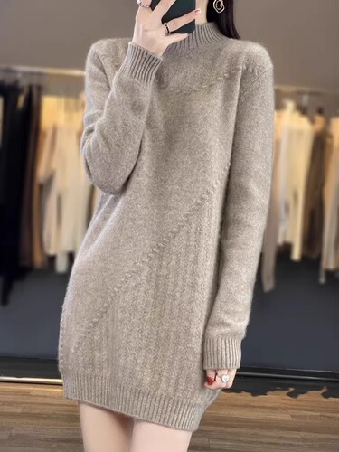 Mid-length sweater for women, 2025 autumn/winter half-high-neck knitted dress, loose-fitting, figure-flattering, thickened bottoming skirt with long sleeves.