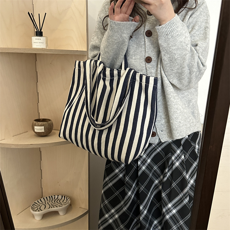 2024 estilo estilo estilo estilo coreano retro bolso de mano simple pequeño fresco de moda gran capacidad bolso de hombro a rayas