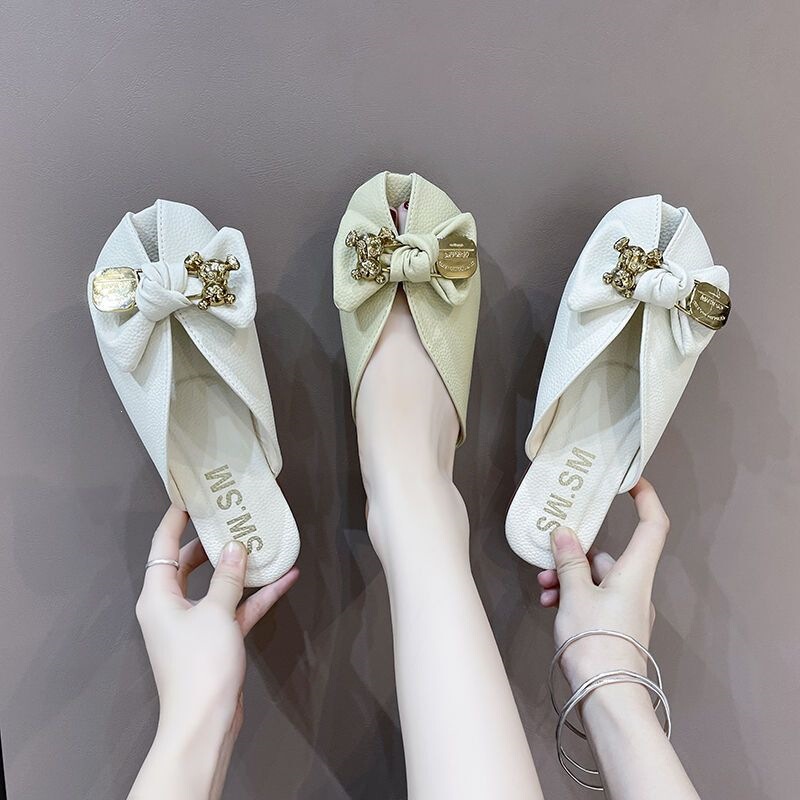 Scissor-Toe Stone-Decorated Half-Slippers for Women, New Fashion Mules for Spring/Summer 2026, French-Style Flat Shoes