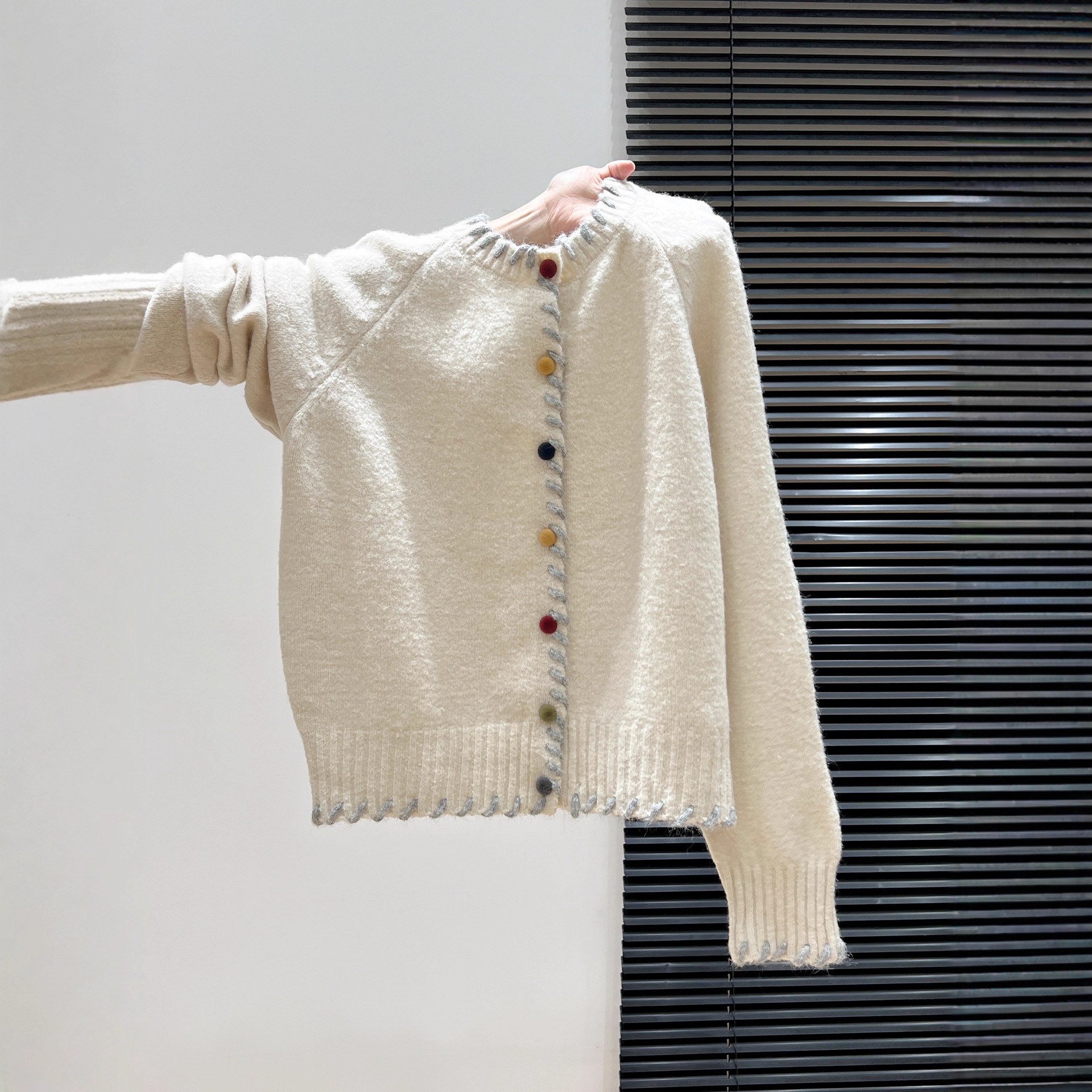 Colorful Button Thickeneded Knitted Sweater Jacket for Women 2025 Autumn and Winter Lazy Style Loose Design Long-Sleeved Cardigan Top