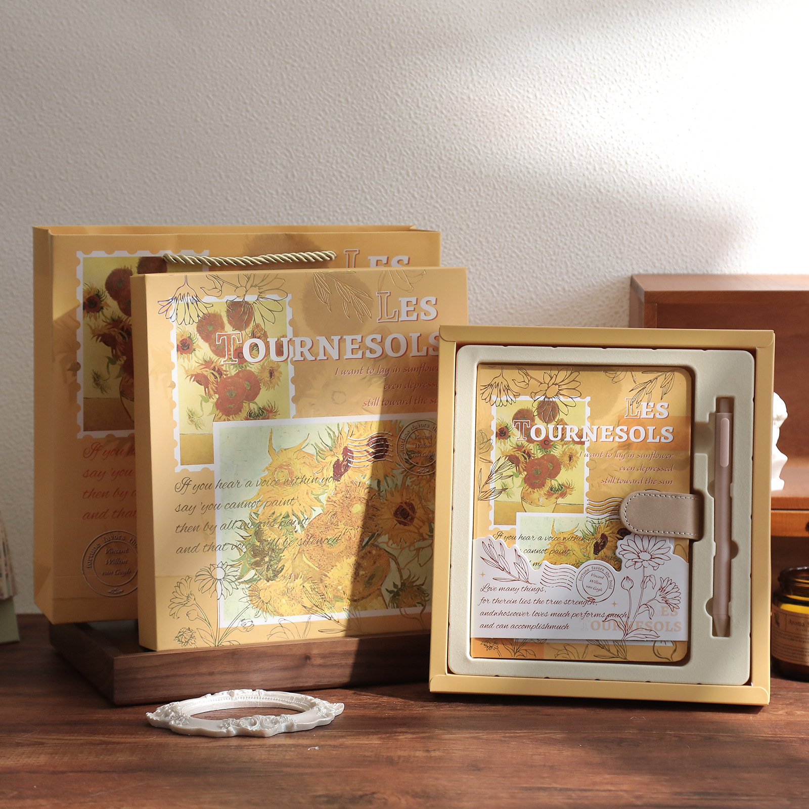 文芸手描き油絵ノートビジネス礼箱セットレトロPU磁気ボタン本手帳中学生お土産