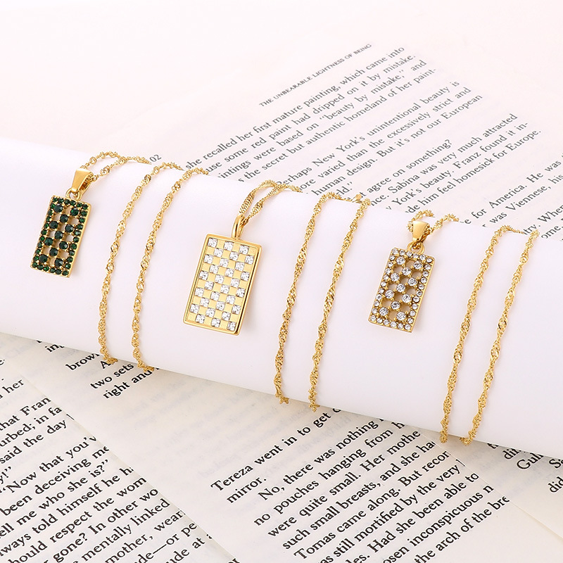 9g Weight PVD Coated Gold Plating Process PVD Coated 18K Gold Plated Lattice Titanium Steel Waterproof Non Tarnish Pendant Necklace