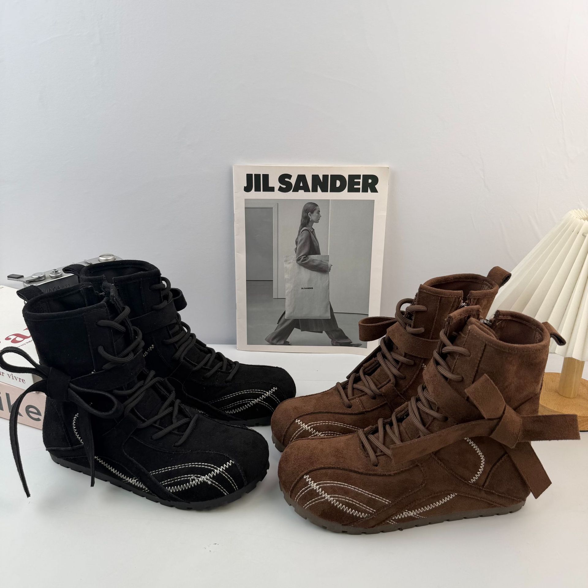 Botas de boxeo de ondas distantes botas Martin botas de mujer otoño 2025 nuevas botas cortas estilo británico botas de caballero retro botas de mujer