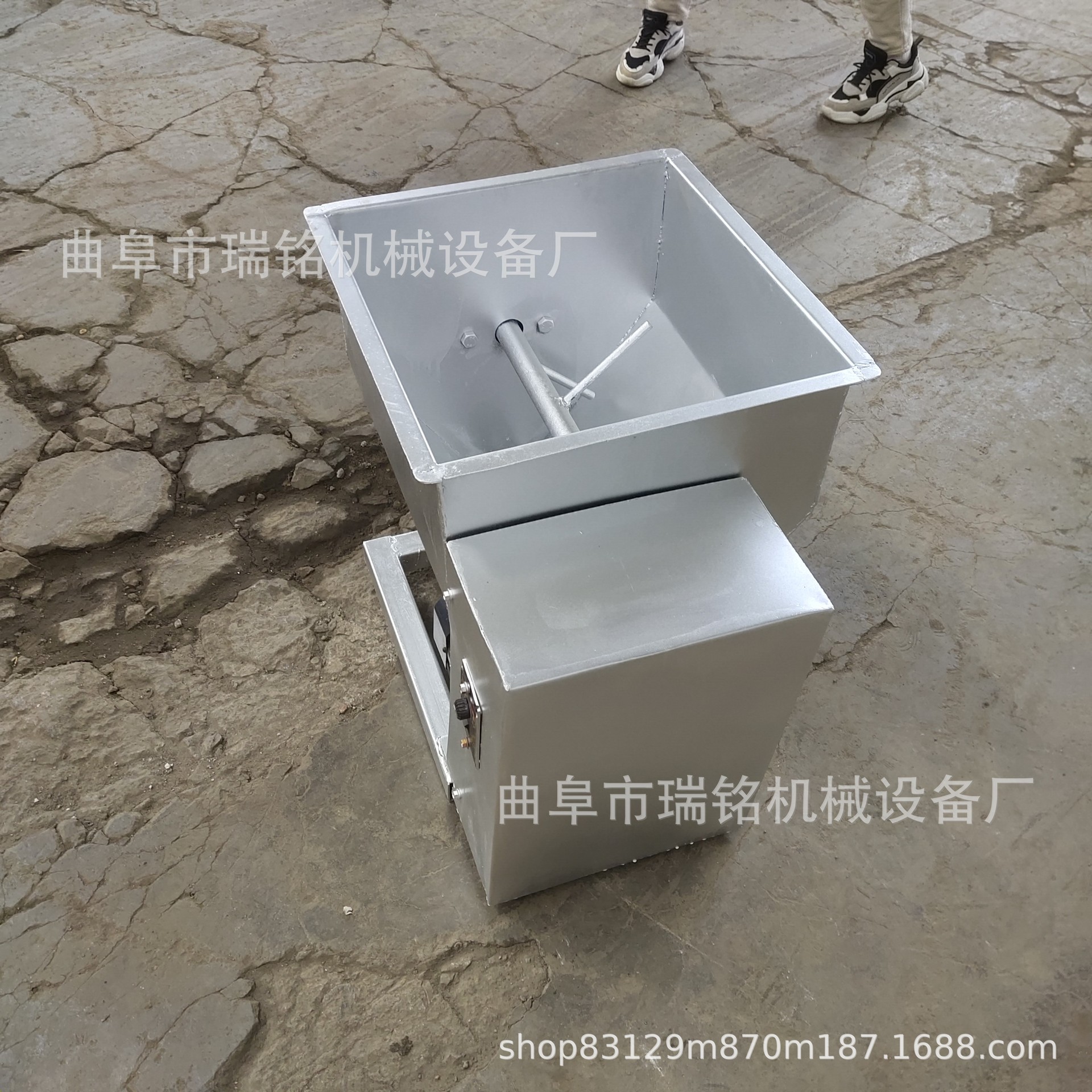 碳酸钙定量投料机TGFF 氧化粉螺旋喂料机 缓冲剂螺旋投加机