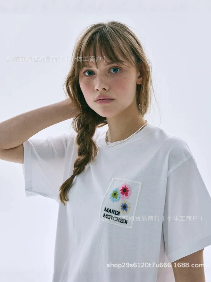 2026 New Korean Mardi Short-Sleeve Embroidered Letter Daisy T-Shirt for Women, Loose Fit, Embroidered Design, Same Style as Kim Go-Eun