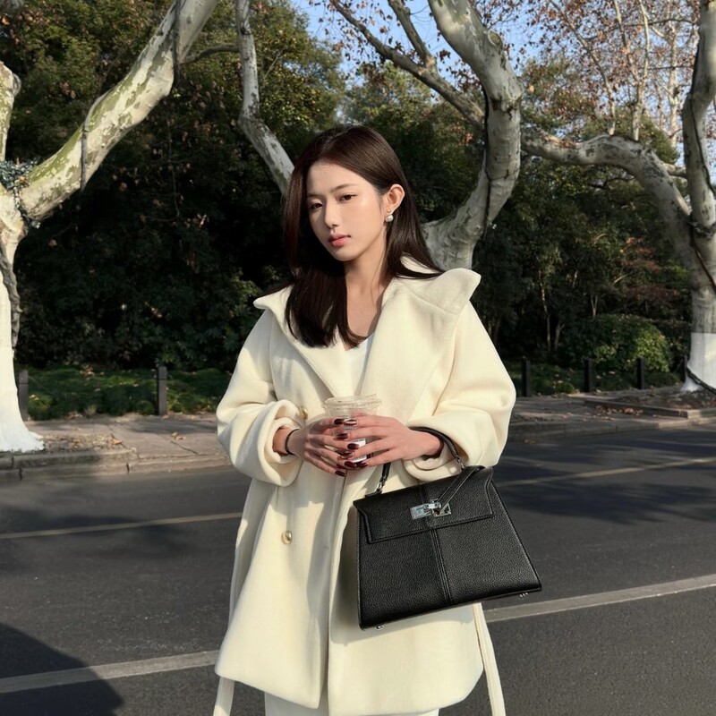 Cross-border bestseller jwpei trapezoidal bag genuine leather Elise designer handbag in various sizes, high-end crossbody bag for women Cross-border bestseller jwpei trapezoidal bag genuine leather Elise designer handbag in various sizes, high-end crossbody bag for women