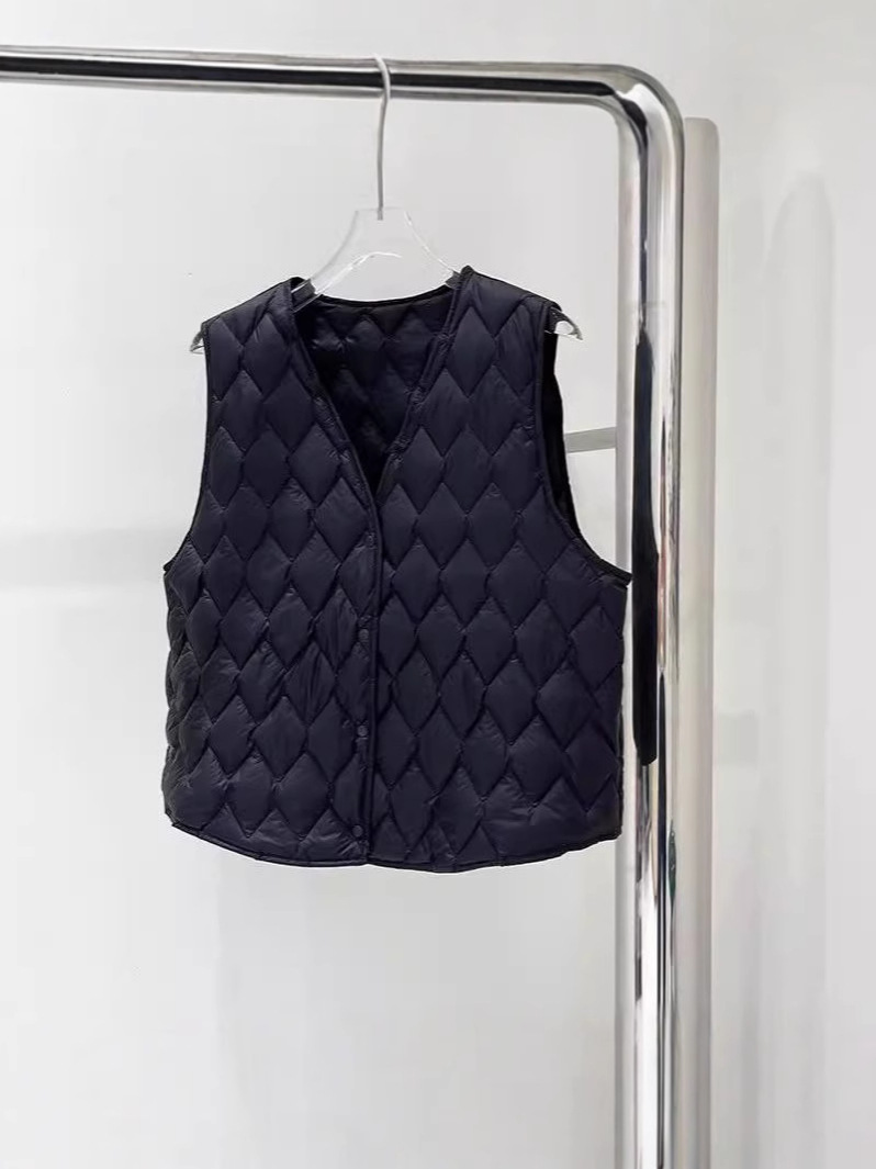 Otoño y invierno estilo chaleco de pluma de diamante caliente de mujer ligero revestimiento interior con chaleco de cuello en V delgado abrazadera de hombro