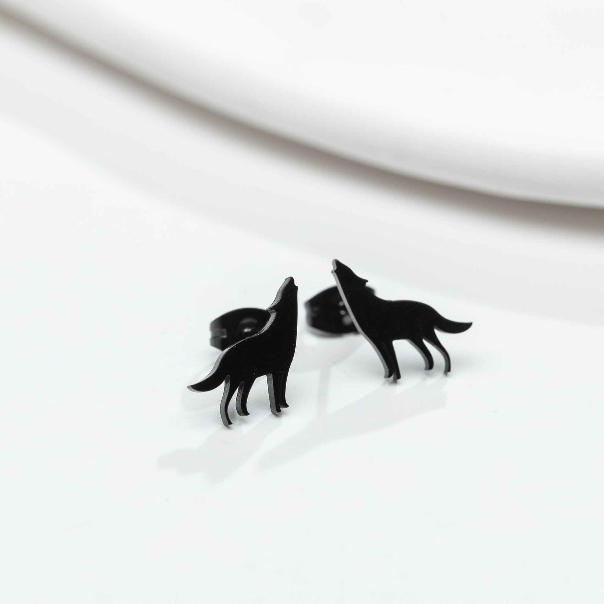 Cute Wolf Titanium Steel Ear Studs Plating No Inlaid Stainless Steel Earrings display picture 6