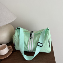 大容量条纹尼龙帆布斜挎包包女2025新款潮韩版休闲百搭托特腋下包