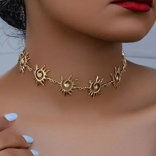 European and American Ethnic-Style Threaded Sunflower Totem Necklace for Women – Vintage, Minimalist, Sun-Punk Style Neck Accessory