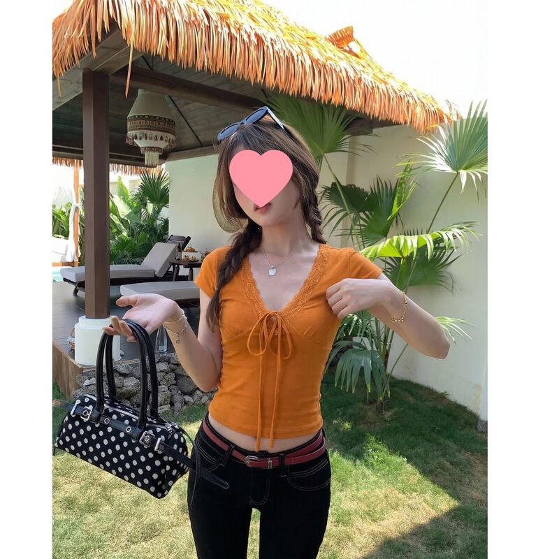 Fall in Love at First Sight: Korean-Style Lace Patchwork Deep V-Neck Tie Bow Short-Sleeve T-Shirt with Regular Shoulders and Slim Fit