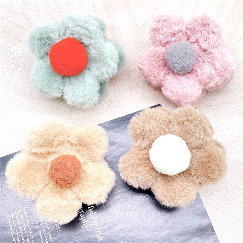 Felpa colgando Bola de piel pajarita horquilla de dibujos animados animal fresa oso piel pelo Clip 2 yuanes Shangchao accesorios para el cabello accesorios para la cabeza