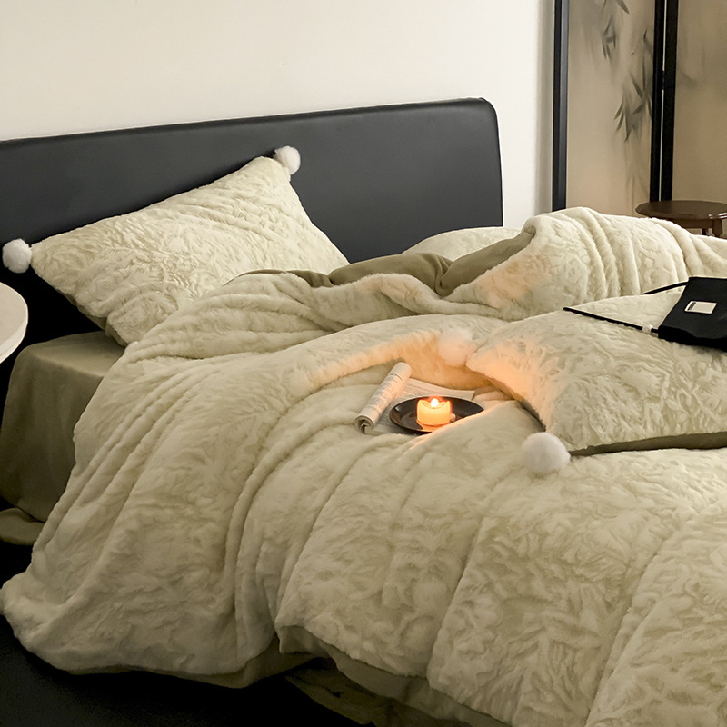 軽い豪華な330gウサギのぬいぐるみは牛乳の毛を厚くして、冬の彫刻花のサンゴの毛のクラスのシーツの布団のベッド用品を四つセットします。