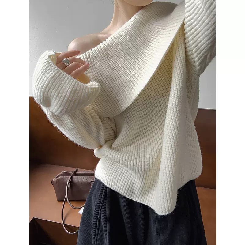 橘芷 露肩毛衣女2025年冬温柔系穿搭上衣一字肩修身针织衫女51129