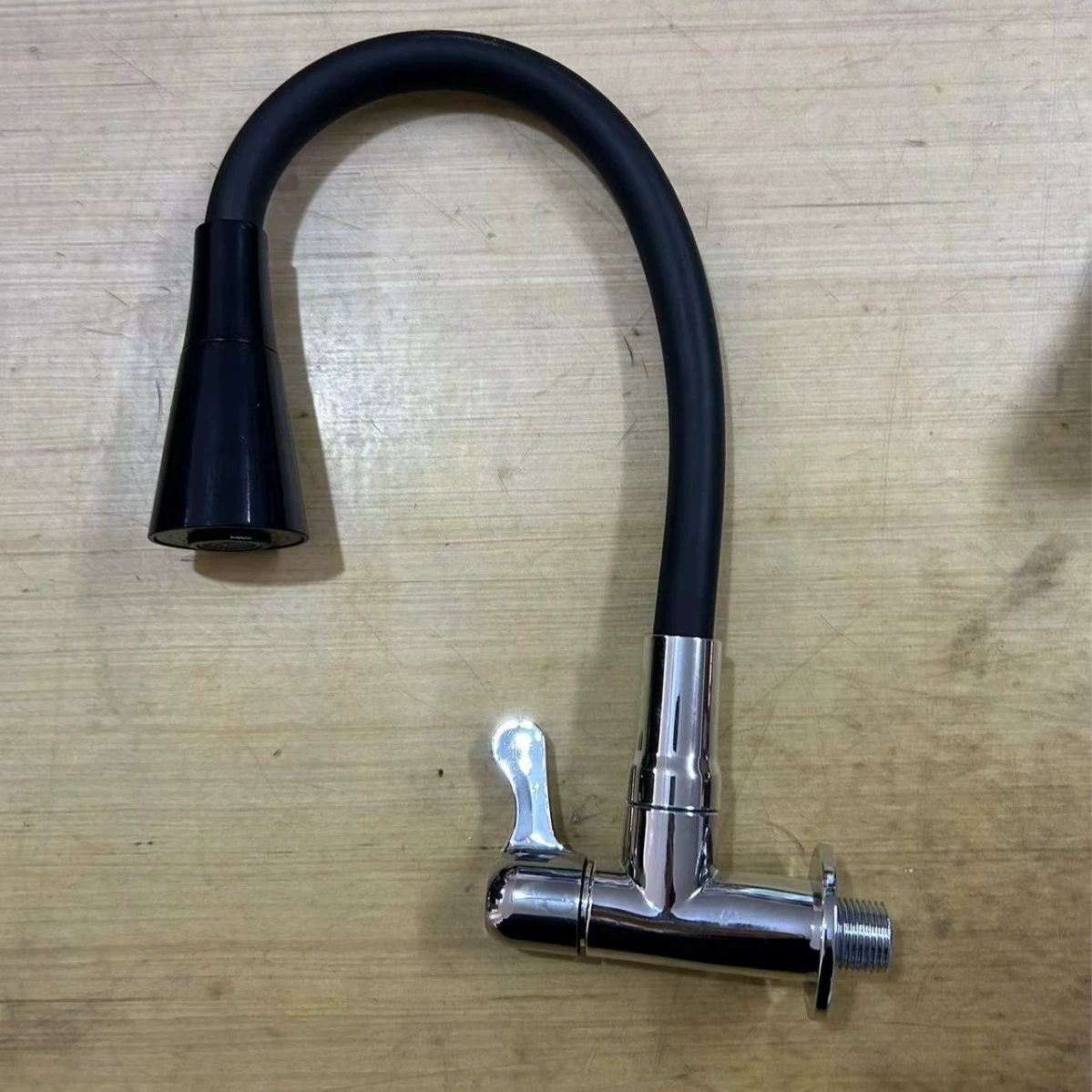 Фабрика оптовая цветная универсализированная трубка горизонтальный один кран из цинкового сплава в стену для кухонной мойки раковины кран