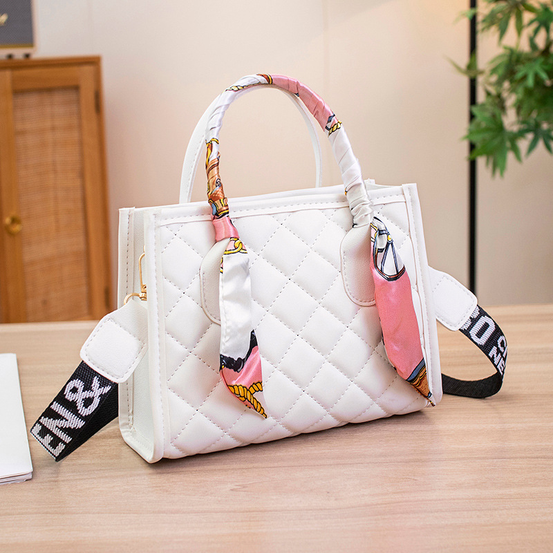 2023 nueva moda casual tela bordada bufandas de seda de hombro correa de hombro letra impresa bolso de mujer