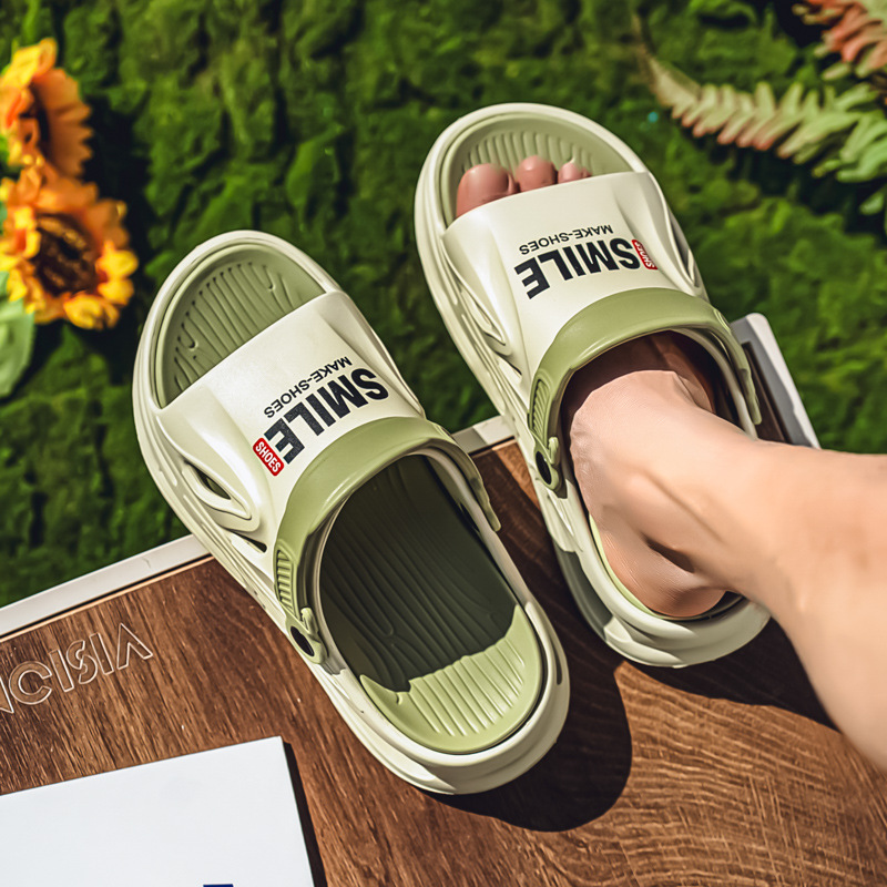 Pantuflas, ropa exterior de verano para hombres, marca de moda, sentido de la caca, impermeable, antideslizante, playa junto al mar, sandalias de una palabra, sandalias al aire libre de doble uso
