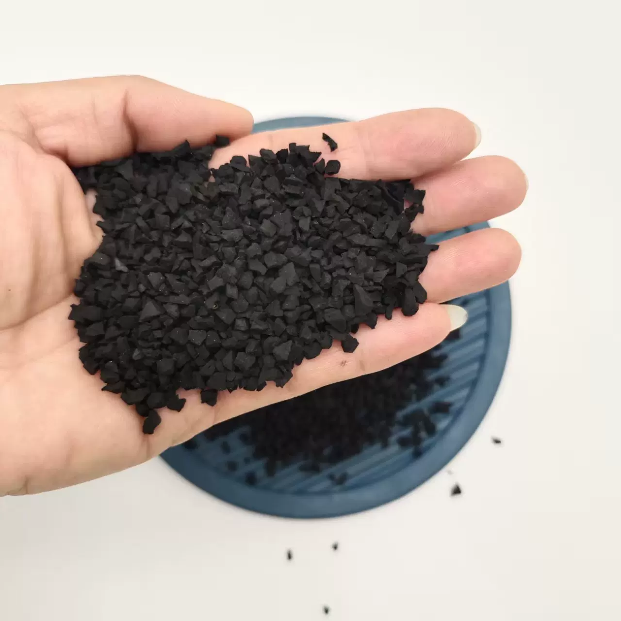 批发橡胶颗粒防水涂料沥青建筑材料用废旧轮胎黑色颗粒轮胎粉