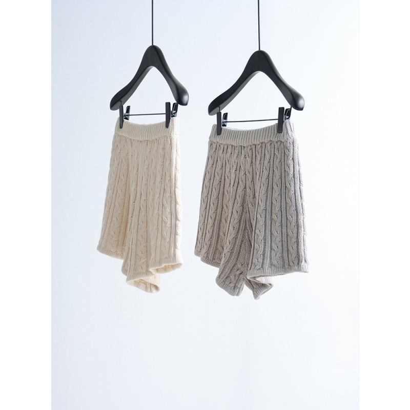 Cotton Yarn Retro Twisted Rope Knit Shorts 2026 Early Spring New Casual Pants Elastic Waist Fashionable Wide-Leg Pants Versatile for Women Cotton Yarn Retro Twisted Rope Knit Shorts 2026 Early Spring New Casual Pants Elastic Waist Fashionable Wide-Leg Pants Versatile for Women