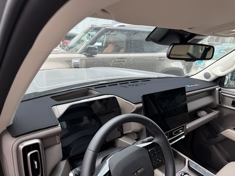 Haval Menglong Plus central control dashboard sun protection and heat insulation decorative modification anti-glare mat wholesale