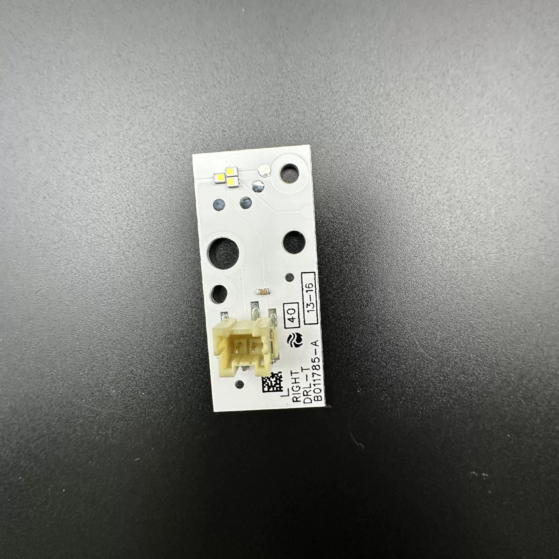 Suitable for Audi A3 17-19 Led Headlight Daytime Running Light Source Light Guide Strip to Solve the Yellowing of Daytime Running Lights