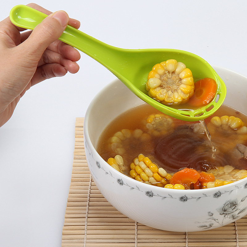Cuchara de sopa de drenaje grande de estilo japonés olla caliente colador fideos cuchara con fugas cuchara de gachas de plástico