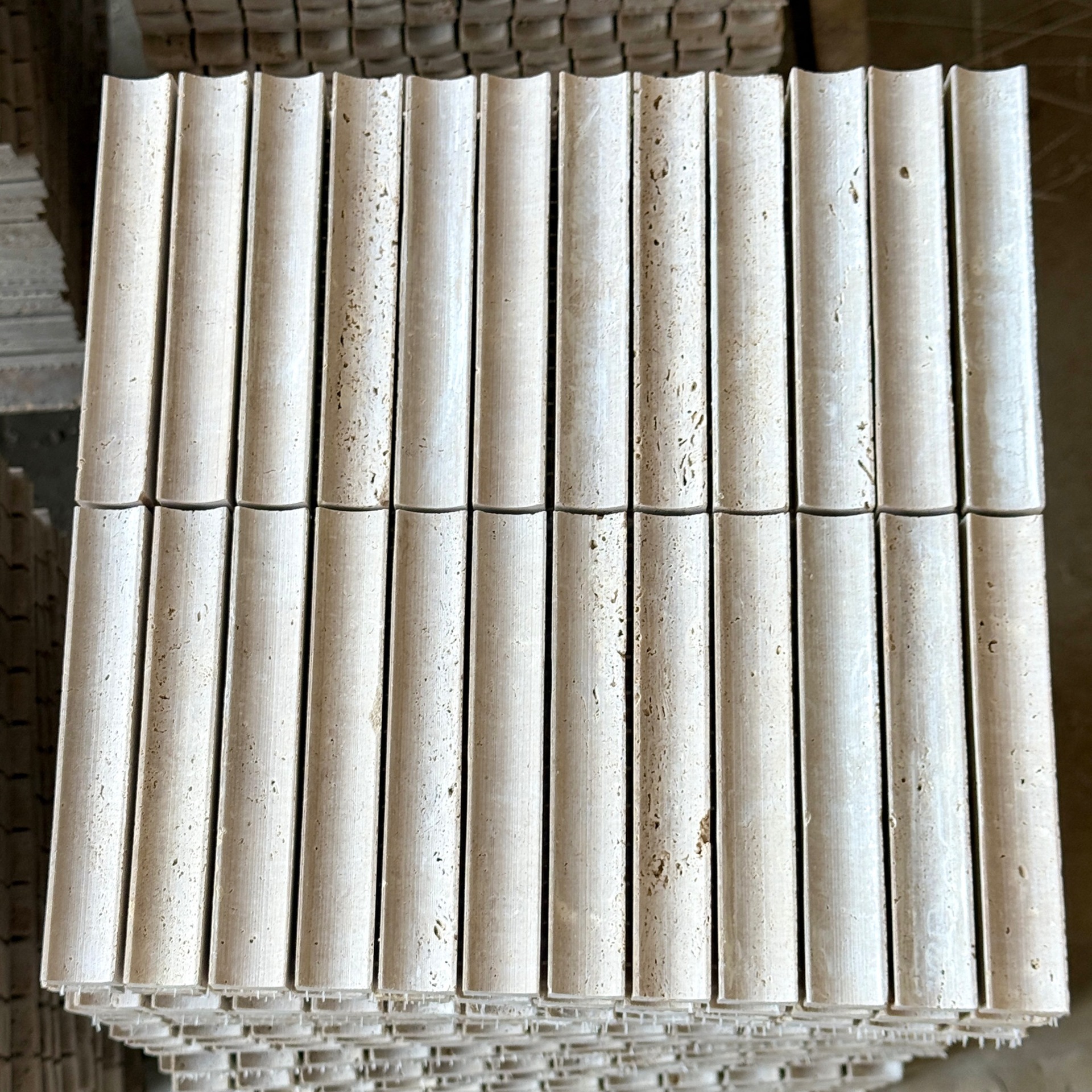 Crescent-shaped groove travertine strip limestone natural stone curved semicircular tube mosaic background wall