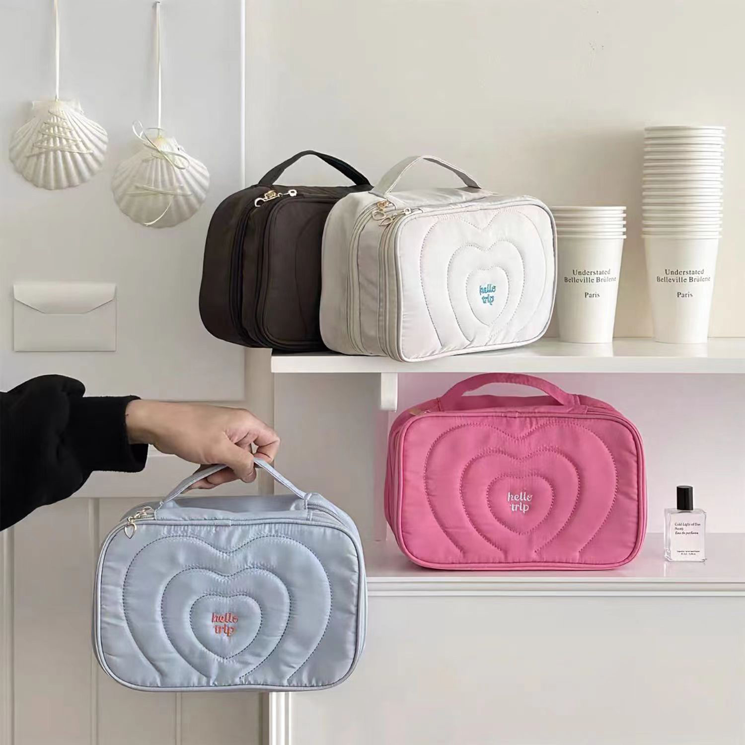 Cross-border sea salt handbag with flip-top, portable layered embroidered toiletry bag and cosmetic storage bag for business trips and travel.