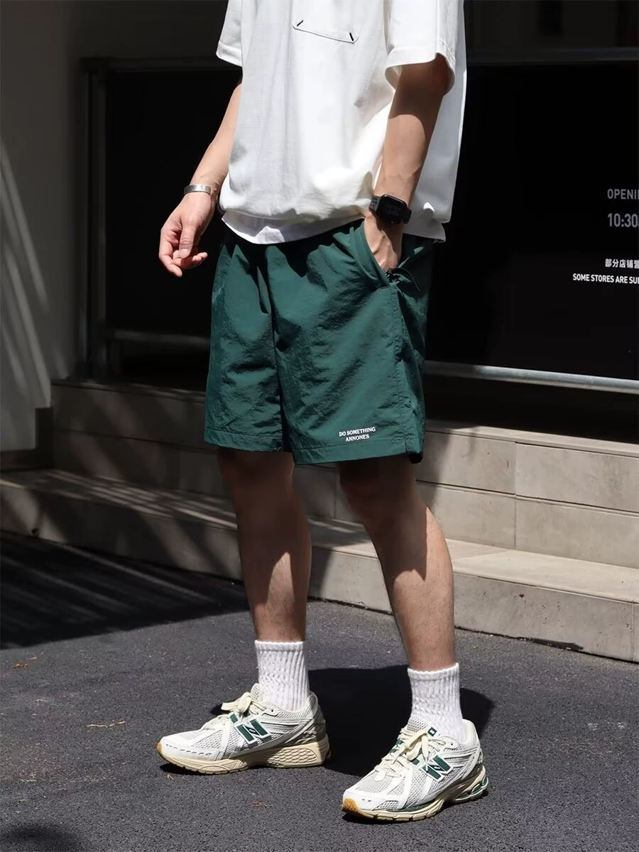 Новые летние мужские шорты в американском стиле, модные брендовые тонкие дизайнерские нишевые свободные спортивные повседневные брюки больших размеров с пятью точками