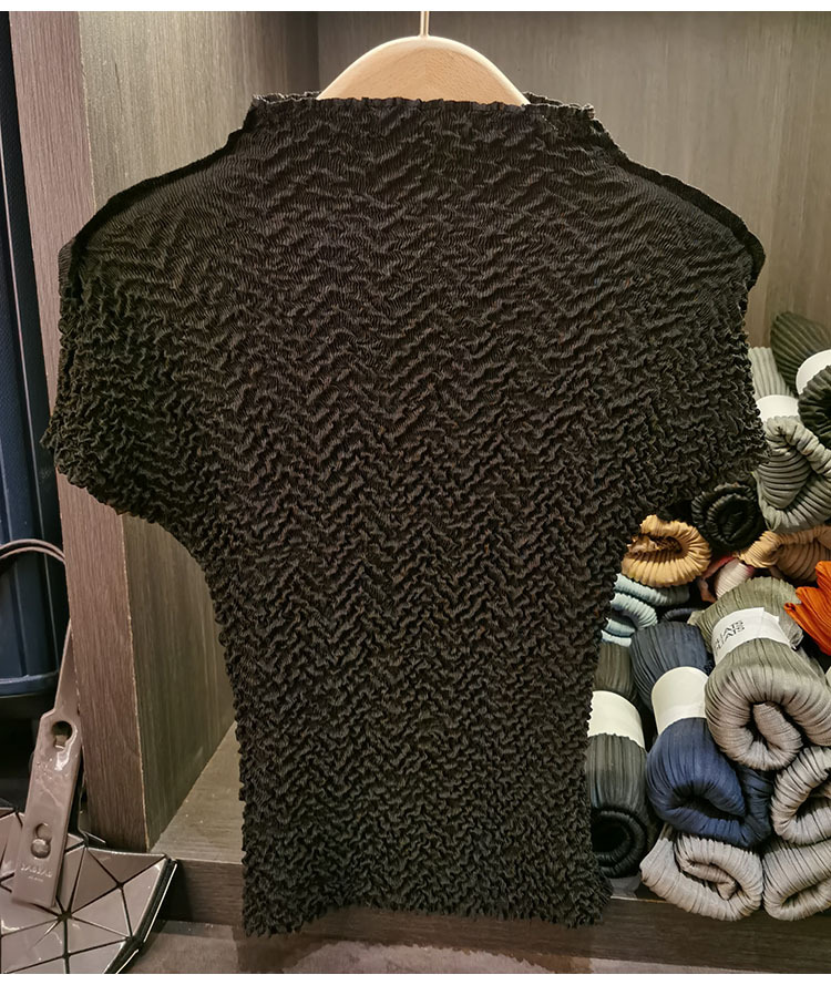 Áo thun nữ cổ tròn tay ngắn họa tiết dứa jacquard xếp ly mùa hè — Màu xanh lam nhạt, Màu xanh lục nhạt, Màu đen, Màu trắng be chi tiết 11