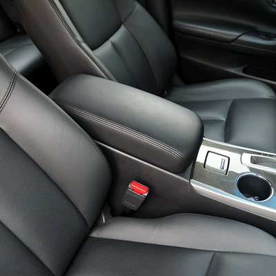 protective case, direct from the – Armrest box pad