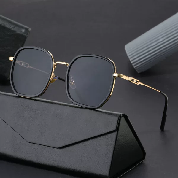New Fashion Sunglasses for Women, High-End Metal Frame, Hot-Selling Sunglasses, European and American Style, Large Frame, Slimming Effect, Men's Glasses