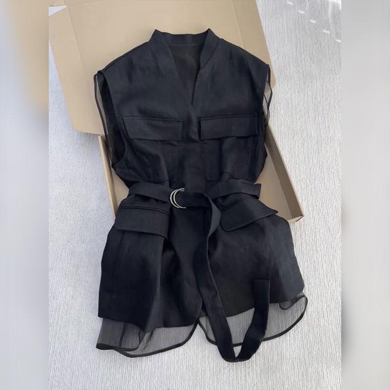 Korean Style Elegant and Simple Style Black Top for Women 2025 Summer Fashion Design Waist Slimming Sleeveless Shirt