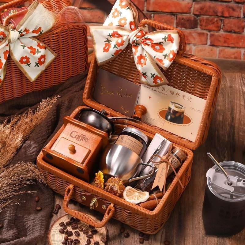 Hand Grinder, Hand-Cranked Coffee Machine, Coffee Bean Grinder, All-In-One Small Household Portable Gift Box Set