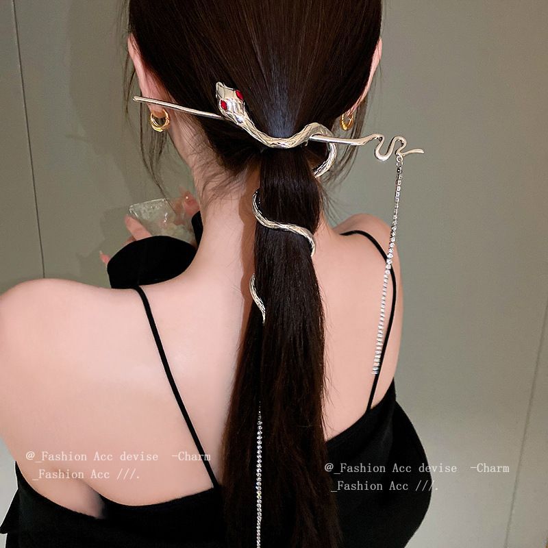 Corea del Sur en forma de serpiente borla incrustada en diamante horquilla ins nicho de alto grado sentido updo horquilla Luz Accesorios para el cabello de lujo estilo nacional