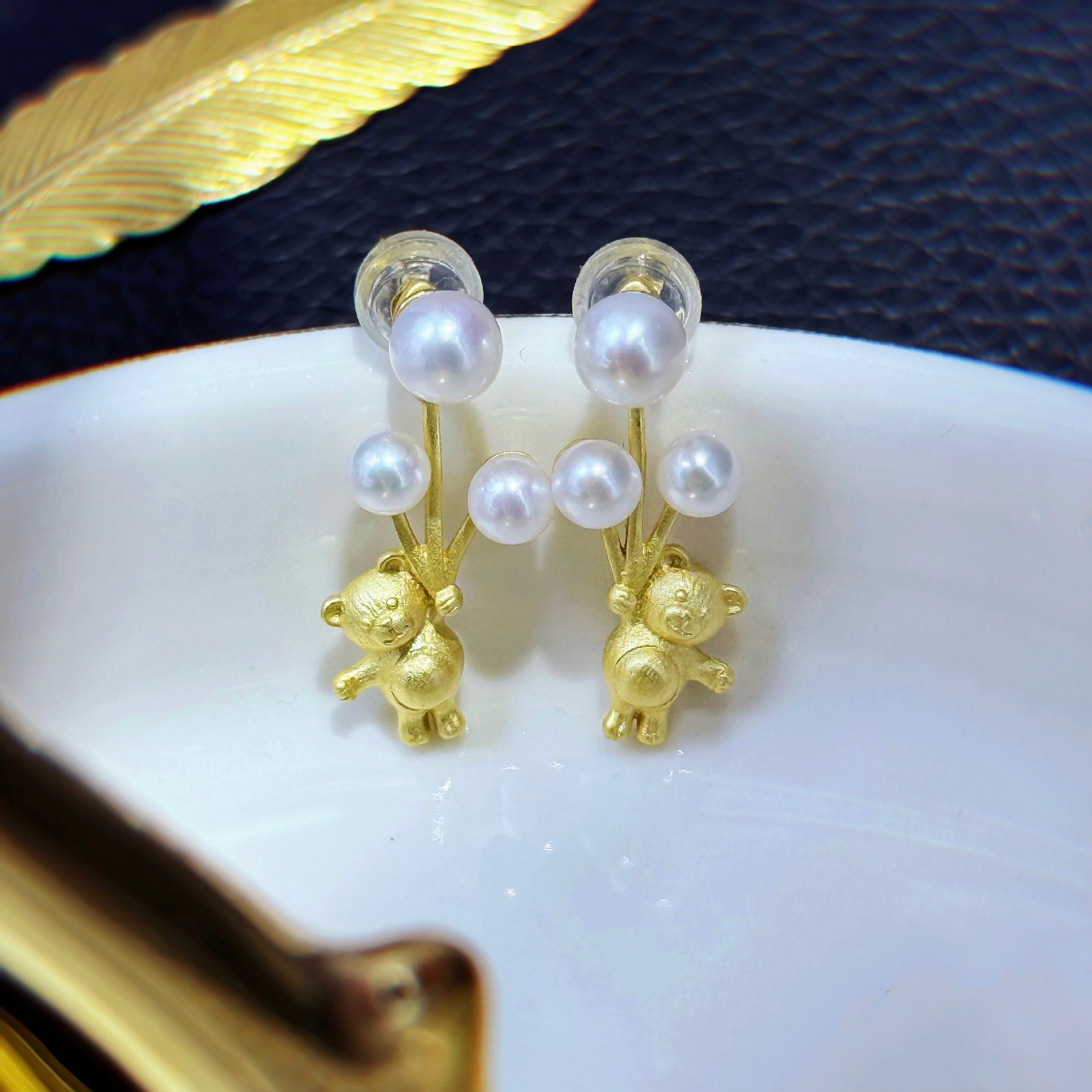 ��ͨ�ɰ�����С����Ȼ��ˮ���������������һ����ͯȤ����