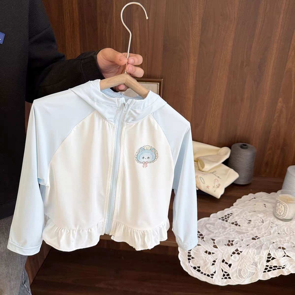 Thin, UV-protective, quick-drying, lightweight jacket for baby girls, perfect for summer 2025.
