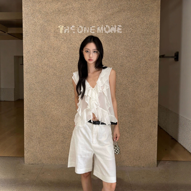 Dtwo Summer New Original Design Women's Wholesale V-Neck Ruffled Tie Sleeveless Top Dtwo Summer New Original Design Women's Wholesale V-Neck Ruffled Tie Sleeveless Top