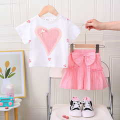 女の赤ちゃん 2025 夏の新スタイル無地ラブ半袖ショーツ服夏のツーピースセット外国貿易卸売